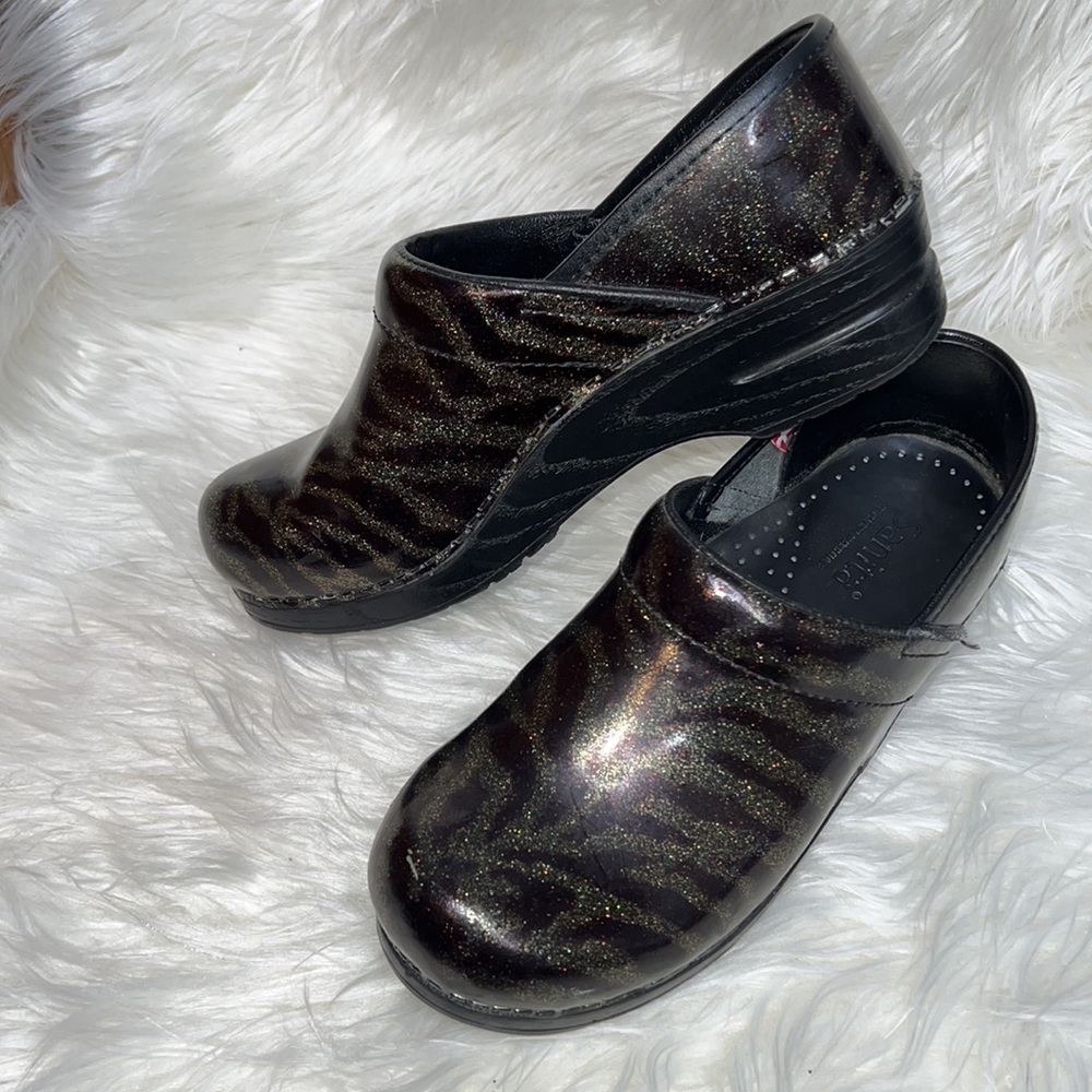 Sanita Professional Womens Clog Sz 39/8